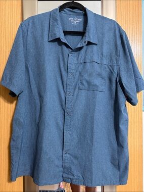 Great Northwest Clothing Co XL Short-Sleeve Denim-Style Blue Snap Down Shirt